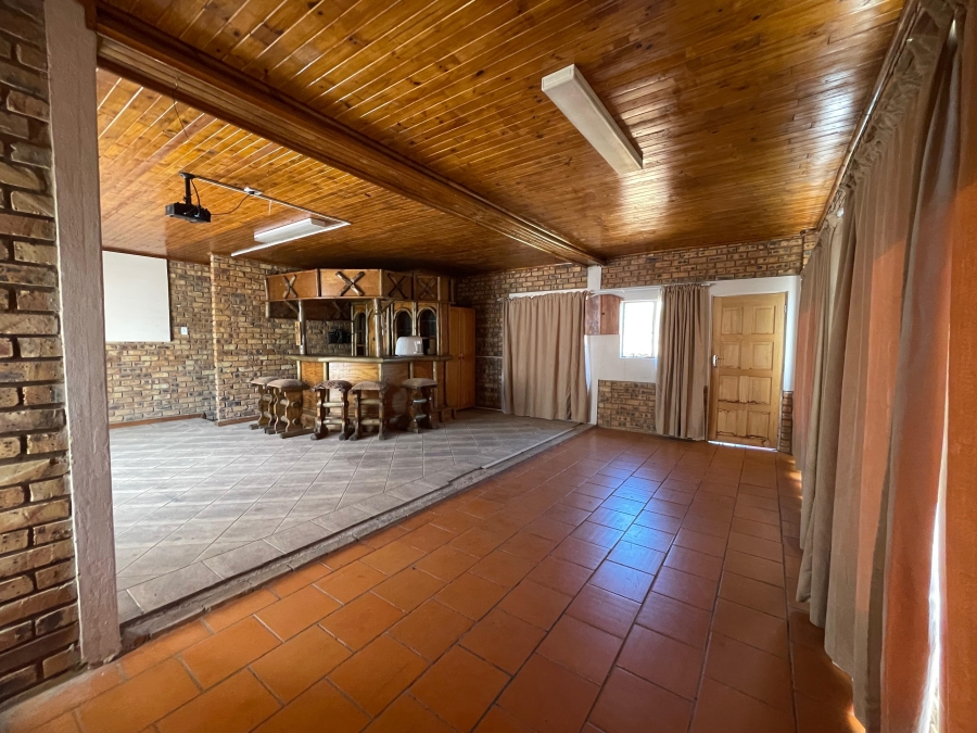 6 Bedroom Property for Sale in Ifafi North West